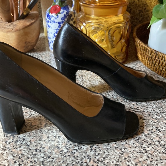 NINE WEST OPEN TOE SO COMFORTABLE! - Picture 3 of 5